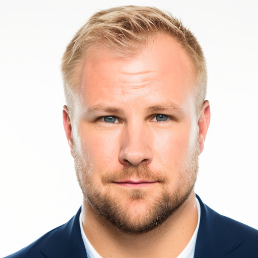 Travis Ross headshot